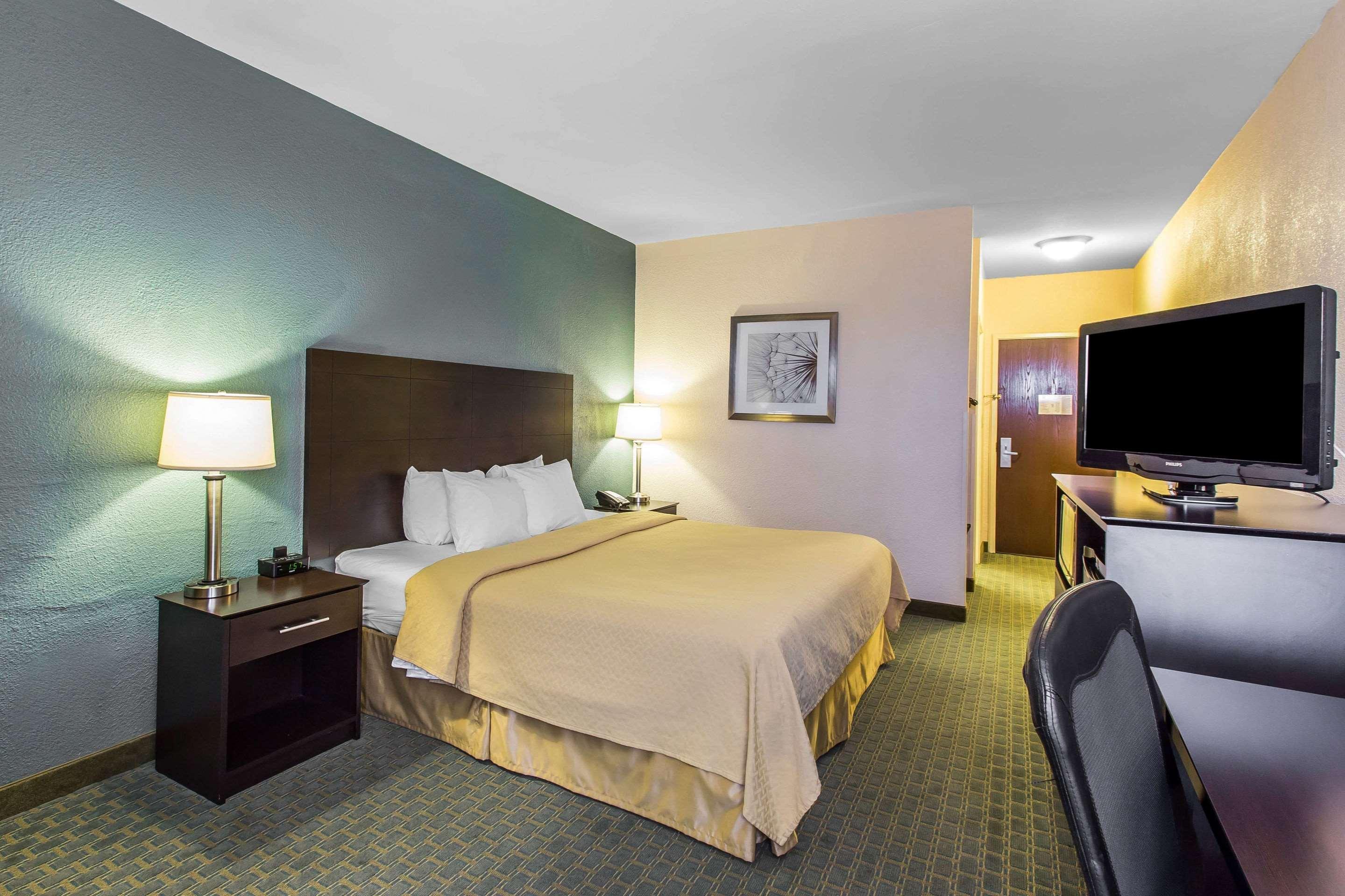 Quality Inn Fitzgerald Εξωτερικό φωτογραφία