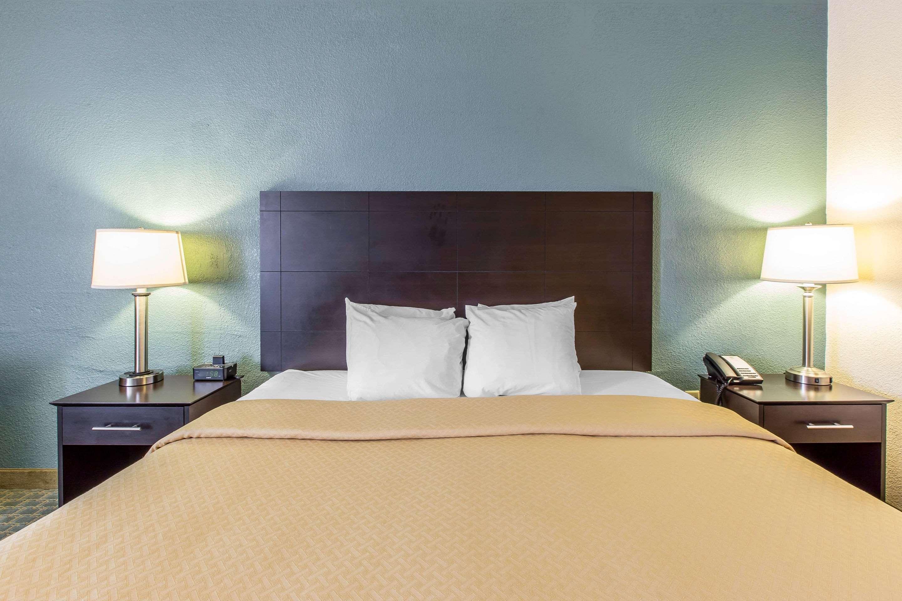 Quality Inn Fitzgerald Εξωτερικό φωτογραφία