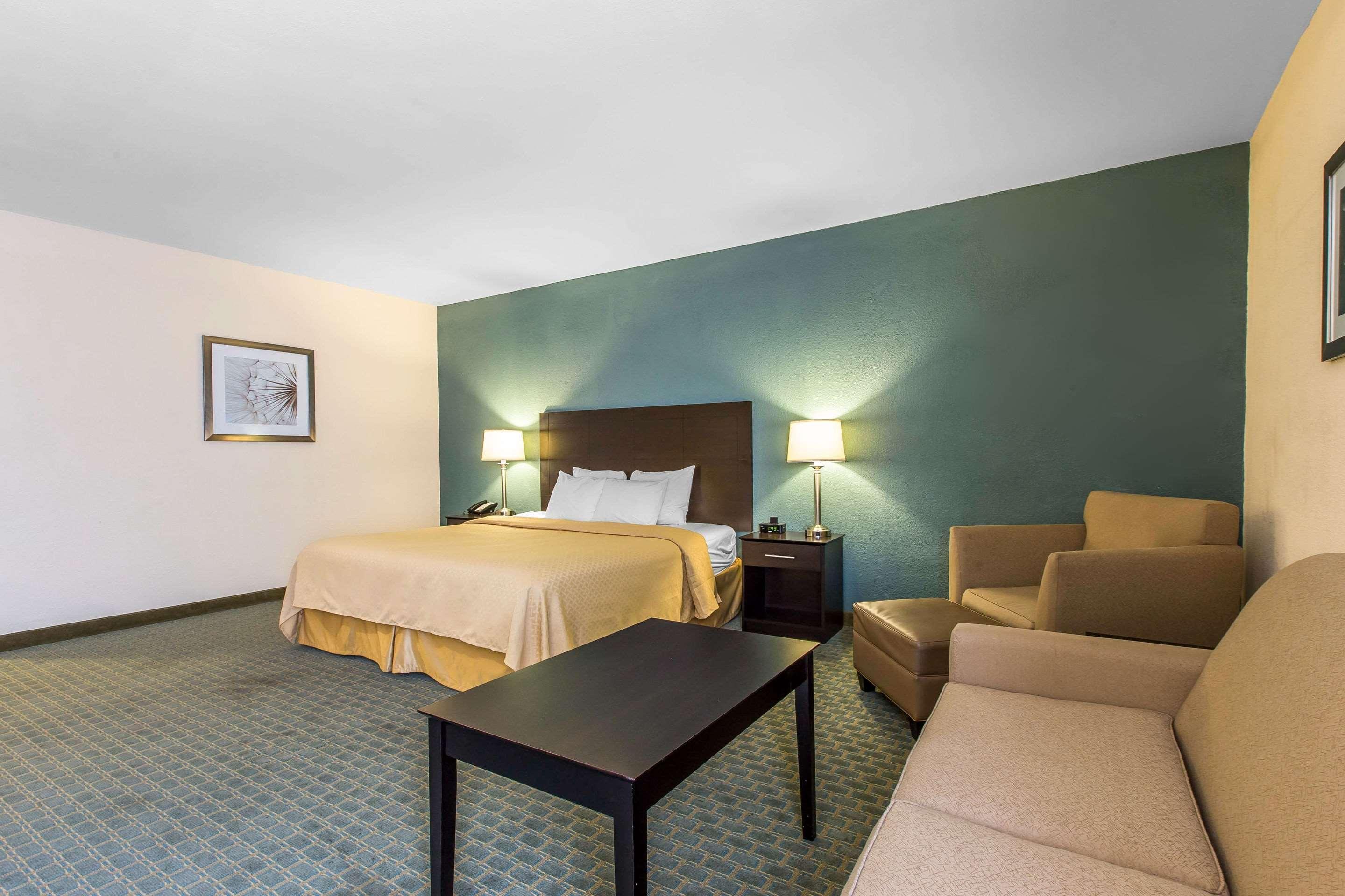 Quality Inn Fitzgerald Εξωτερικό φωτογραφία