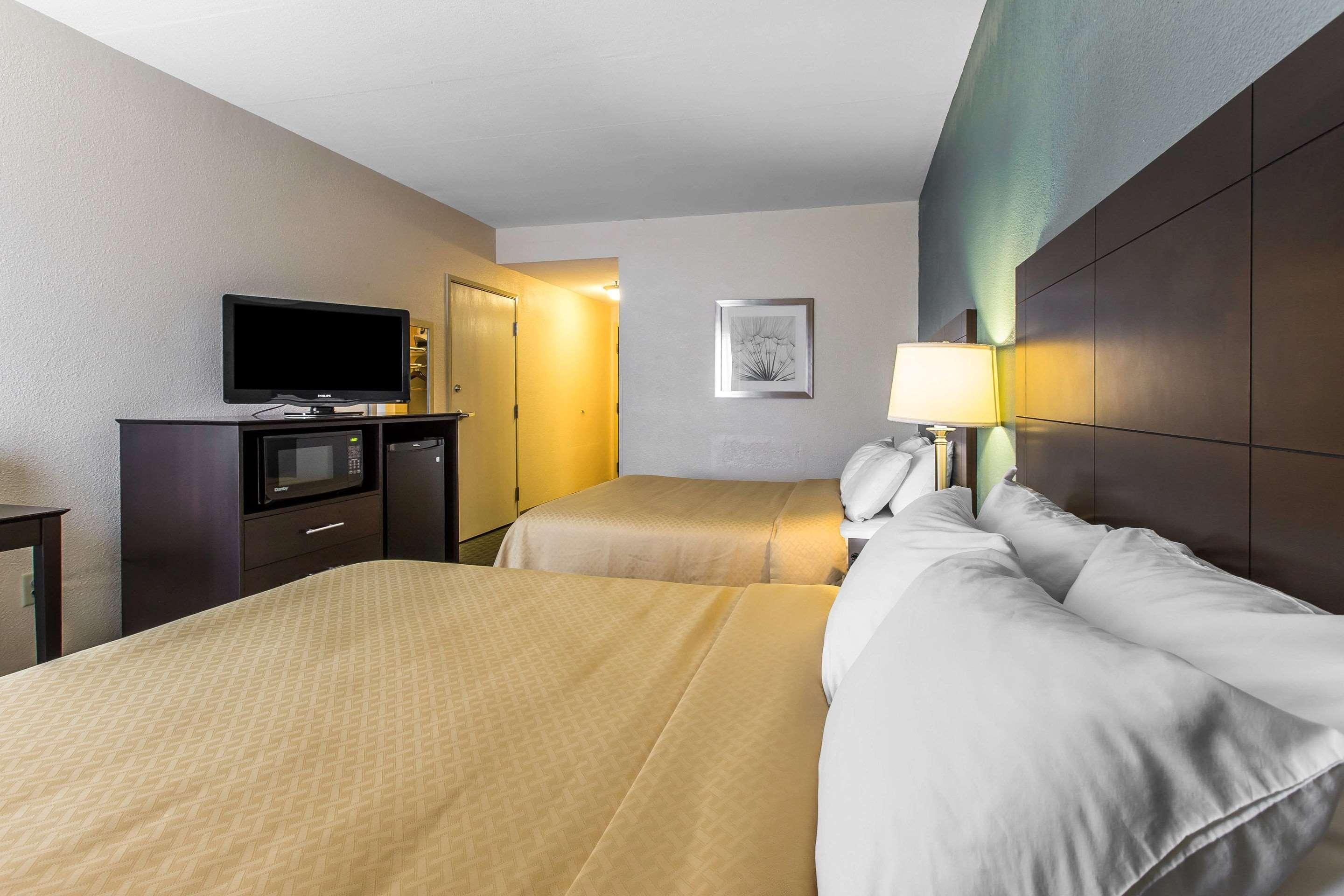 Quality Inn Fitzgerald Εξωτερικό φωτογραφία