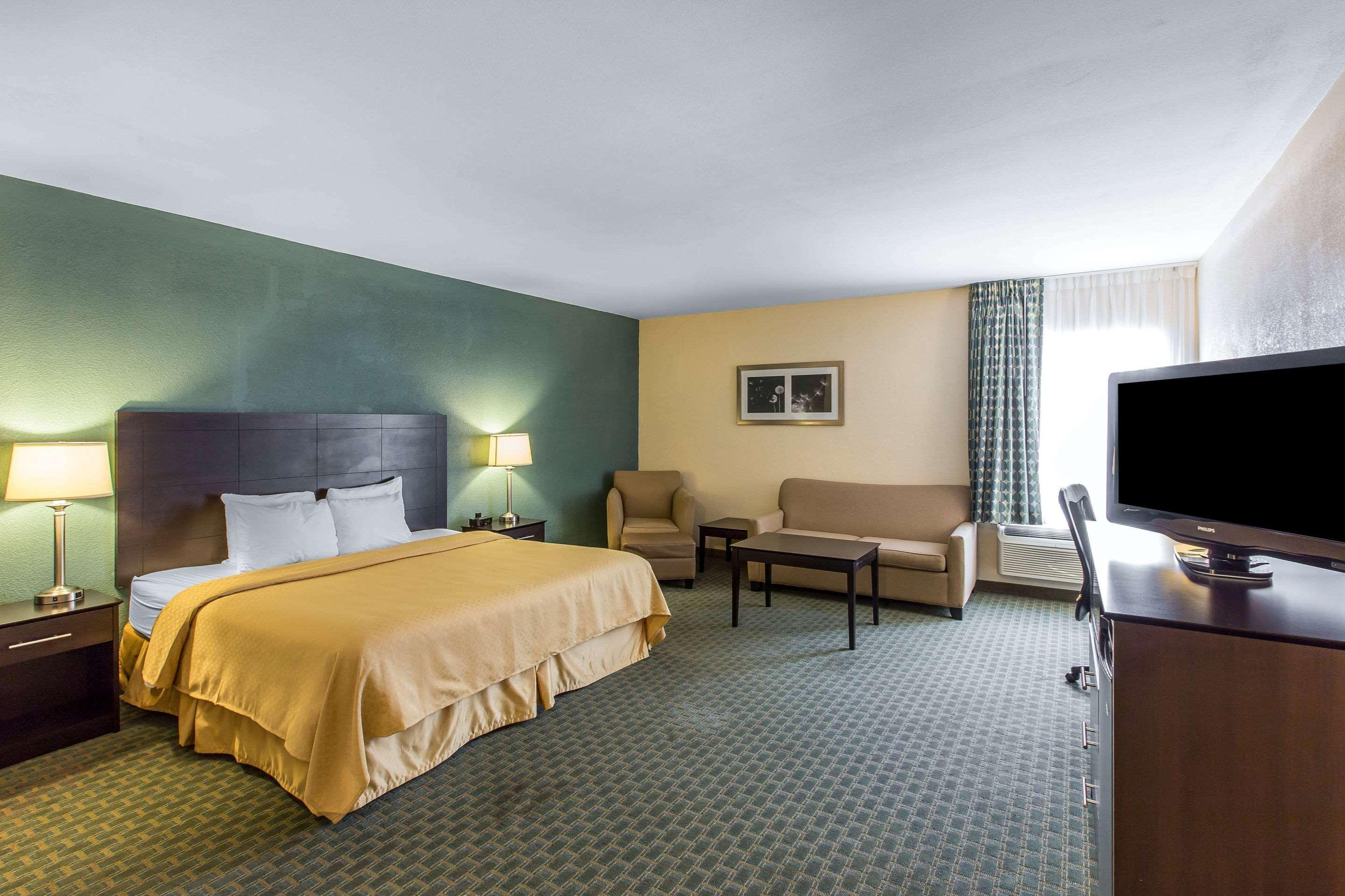 Quality Inn Fitzgerald Εξωτερικό φωτογραφία
